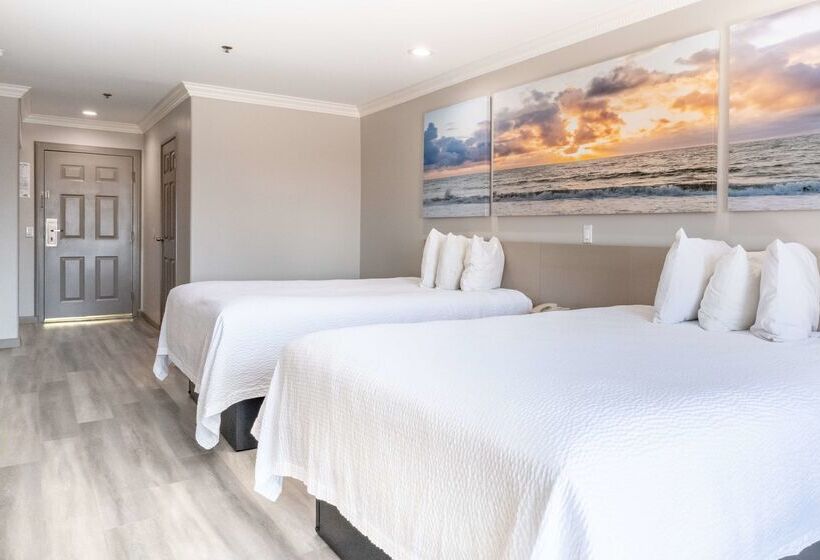 Отель Days Inn By Wyndham Santa Monica