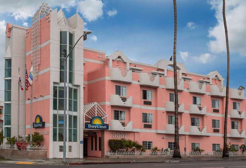 Отель Days Inn By Wyndham Santa Monica