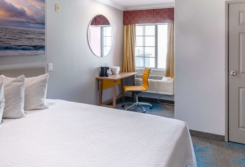 Отель Days Inn By Wyndham Santa Monica