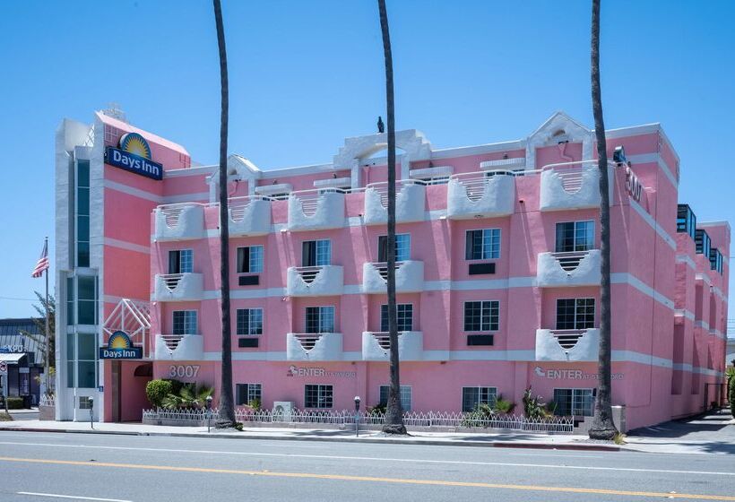 Отель Days Inn By Wyndham Santa Monica