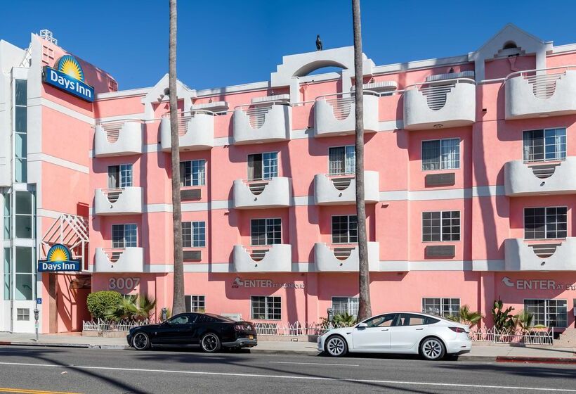 호텔 Days Inn By Wyndham Santa Monica