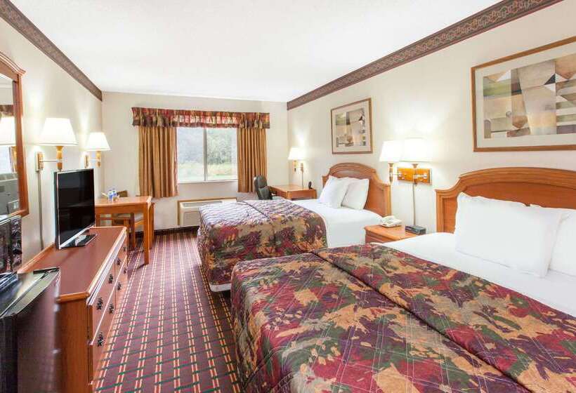 בית מלון כפרי Days Inn By Wyndham Sault Ste Marie Mi