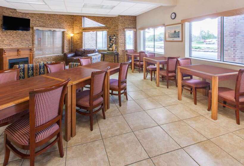 בית מלון כפרי Days Inn By Wyndham Sault Ste Marie Mi