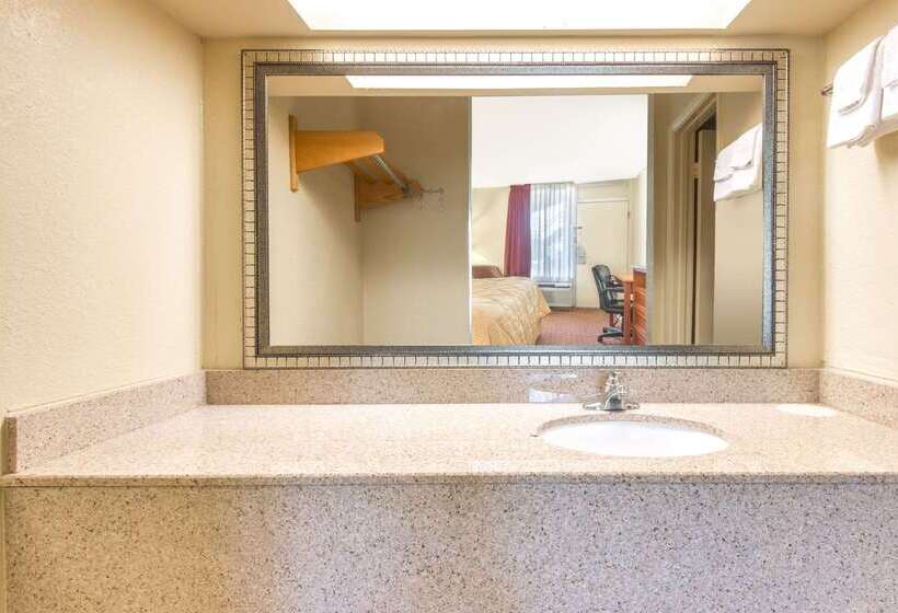 فندق Days Inn By Wyndham Shorter