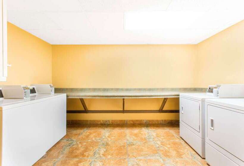 Отель Days Inn By Wyndham Silverthorne