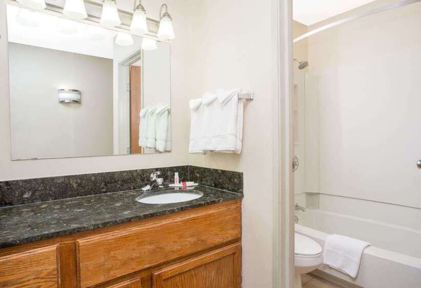 Отель Days Inn By Wyndham Silverthorne