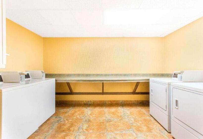 Отель Days Inn By Wyndham Silverthorne