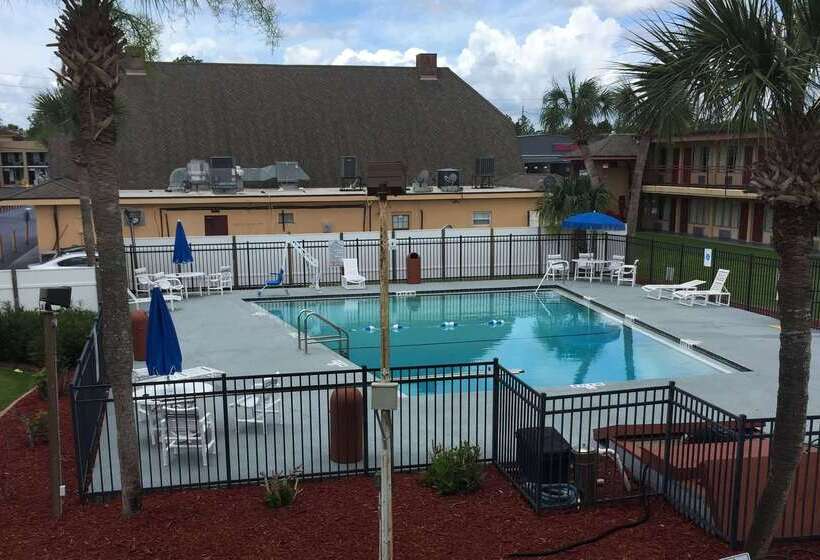 ホテル Days Inn By Wyndham St Augustine I 95 Outlet Mall