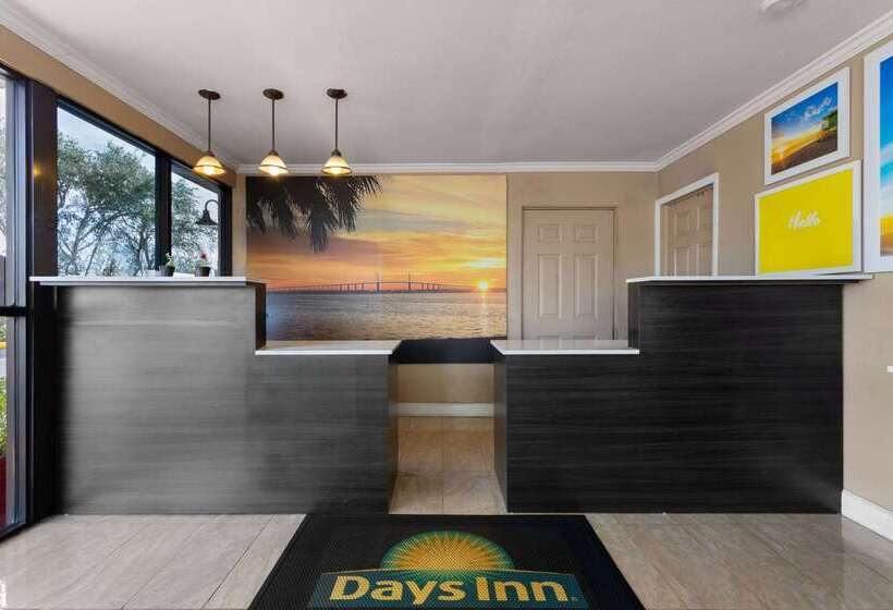 Отель Days Inn By Wyndham St. Petersburg Central