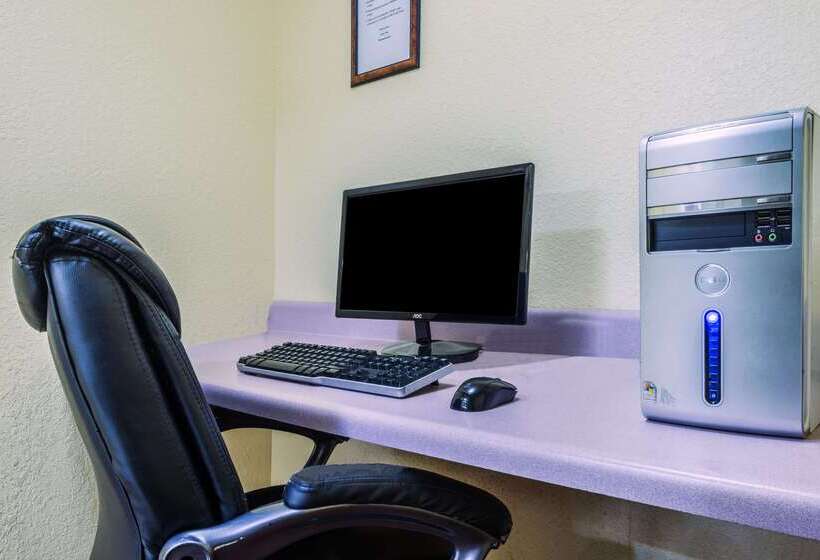 酒店 Days Inn By Wyndham Troy