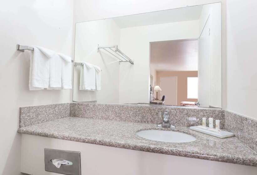 호텔 Days Inn By Wyndham Westley