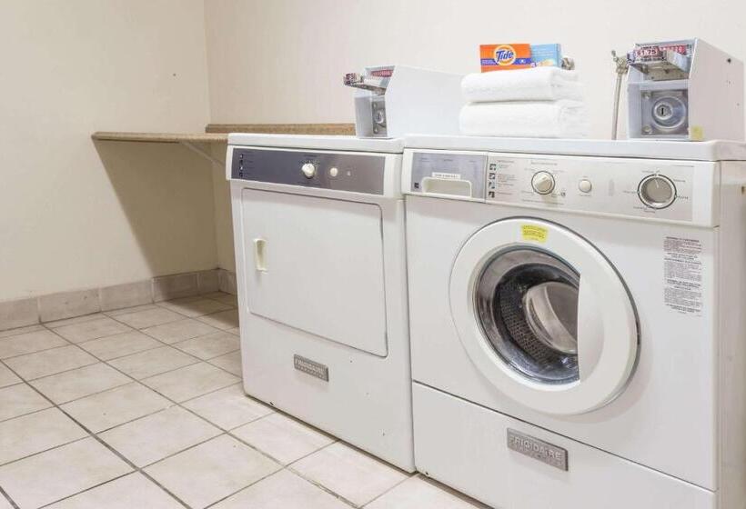 호텔 Days Inn By Wyndham Westley