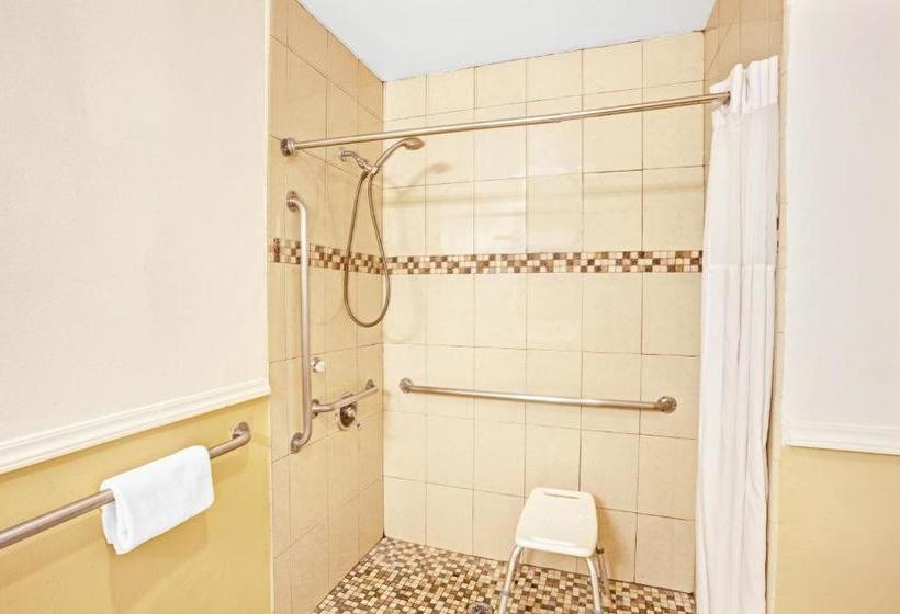 فندق Days Inn By Wyndham Whittier Los Angeles