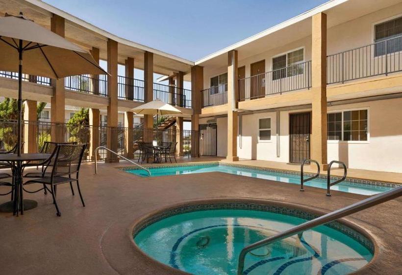 فندق Days Inn & Suites By Wyndham San Diego Sdsu