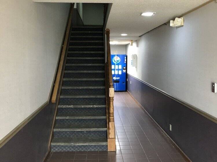 فندق Denison Inn & Suites