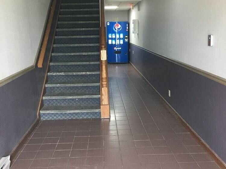 فندق Denison Inn & Suites