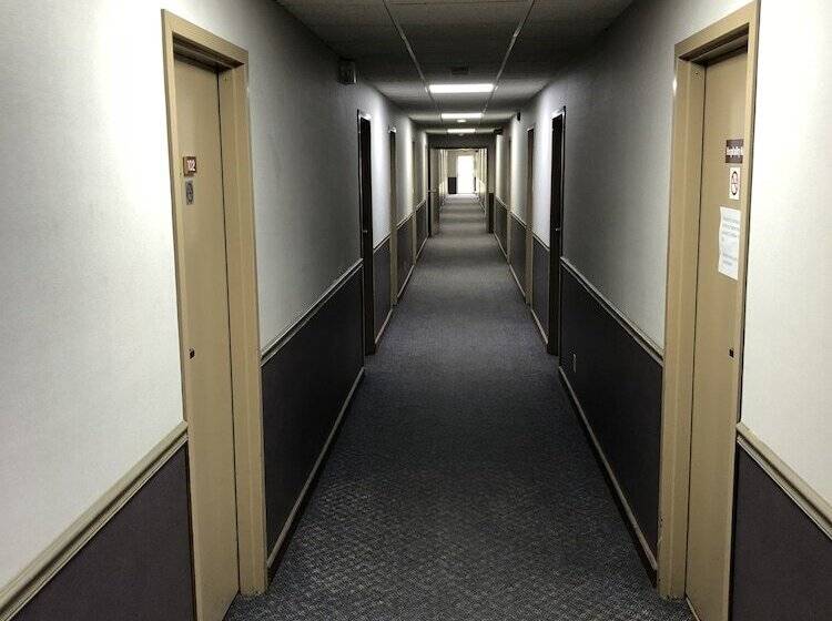 فندق Denison Inn & Suites