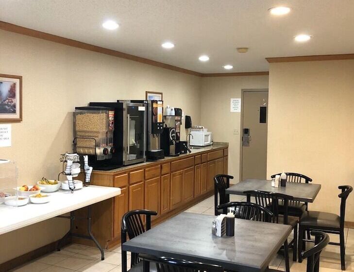 فندق Denison Inn & Suites