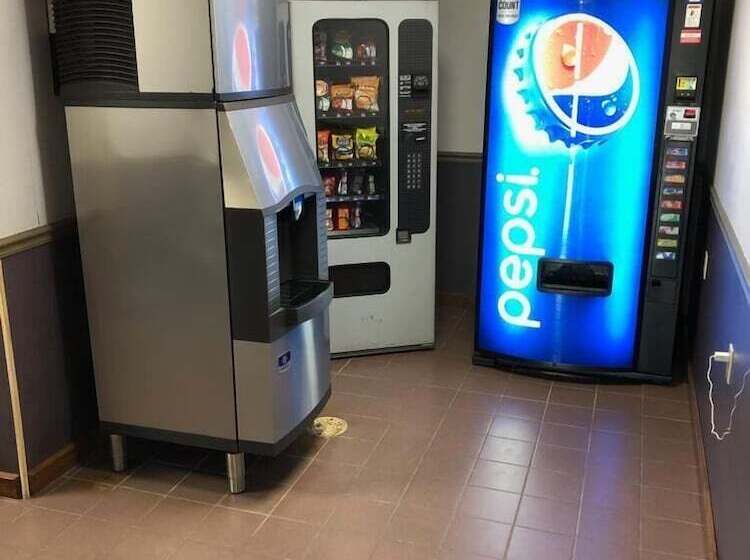 فندق Denison Inn & Suites