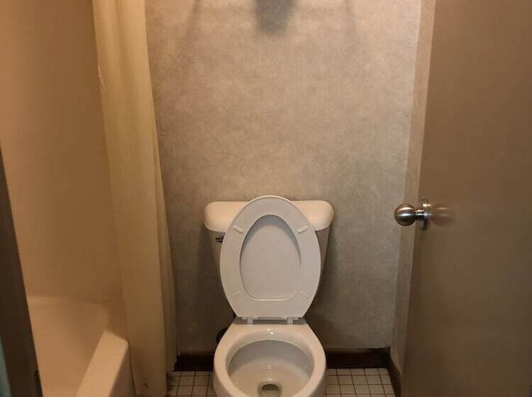 فندق Denison Inn & Suites