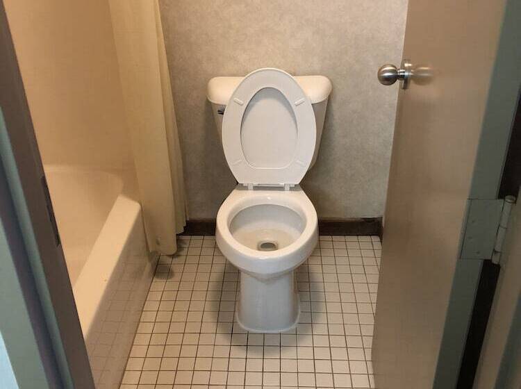 فندق Denison Inn & Suites