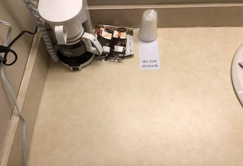 فندق Denison Inn & Suites