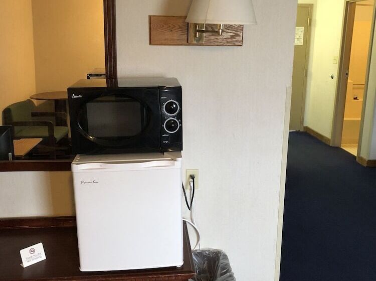 فندق Denison Inn & Suites