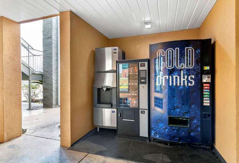 فندق Econo Lodge