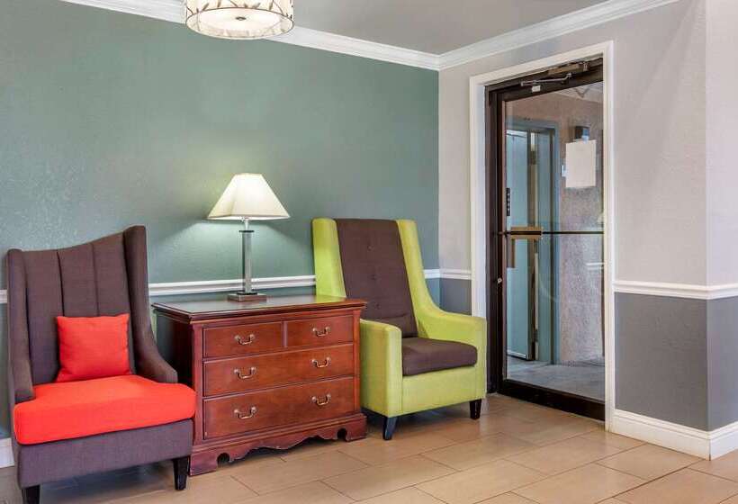 فندق Econo Lodge