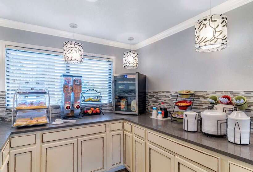 فندق Econo Lodge