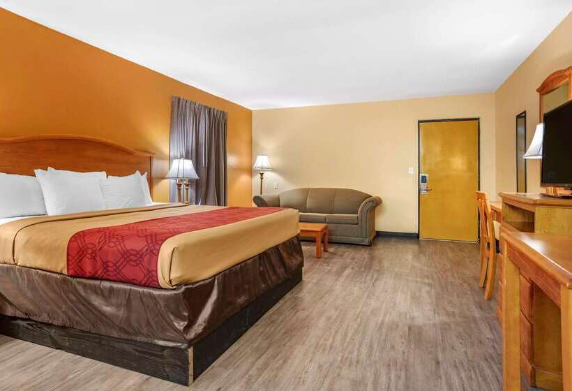 فندق Econo Lodge Inn & Suites