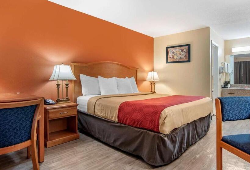 فندق Econo Lodge Inn & Suites