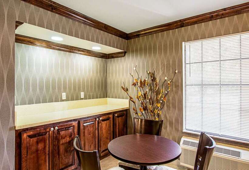 فندق Super 8 By Wyndham Jackson Ms