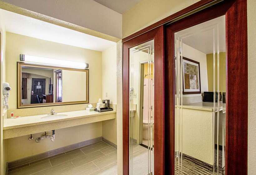 فندق Super 8 By Wyndham Jackson Ms