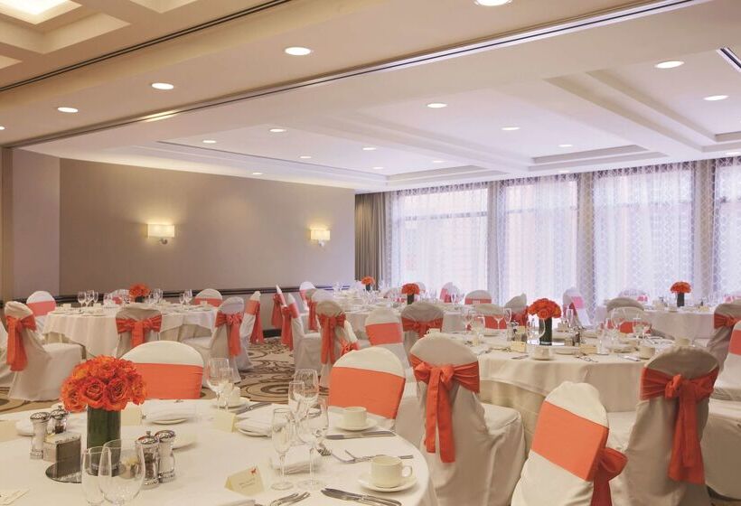 فندق Embassy Suites By Hilton Alexandria Old Town