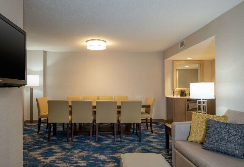 فندق Embassy Suites By Hilton Alexandria Old Town