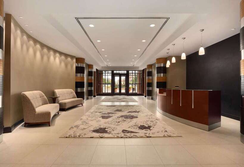 فندق Embassy Suites By Hilton Alexandria Old Town