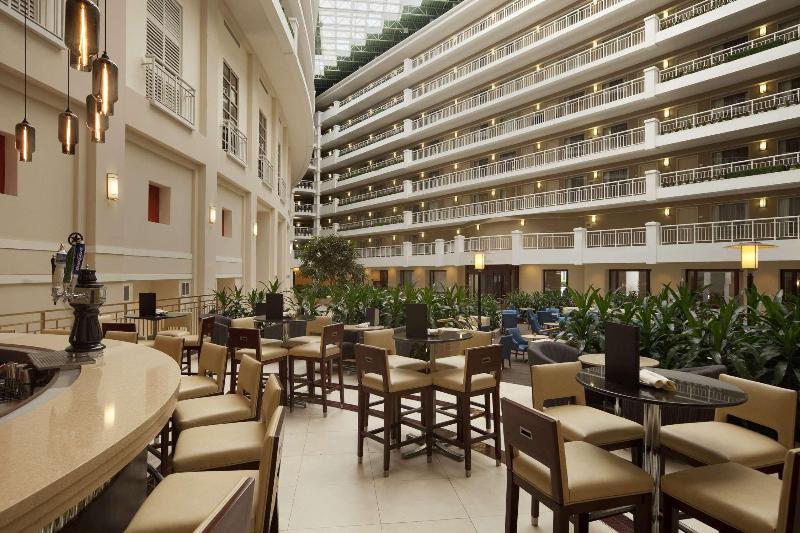 فندق Embassy Suites By Hilton Alexandria Old Town