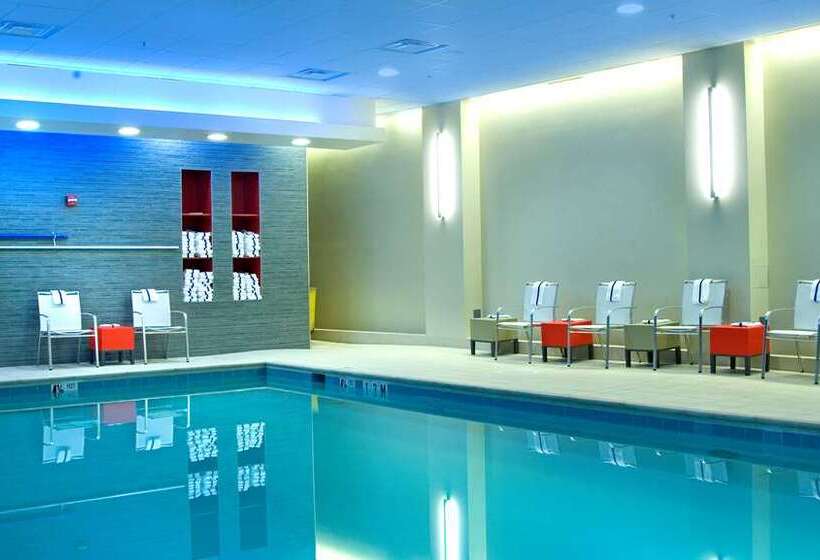 فندق Embassy Suites By Hilton Alexandria Old Town