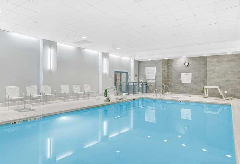 هتل Embassy Suites By Hilton Alexandria Old Town