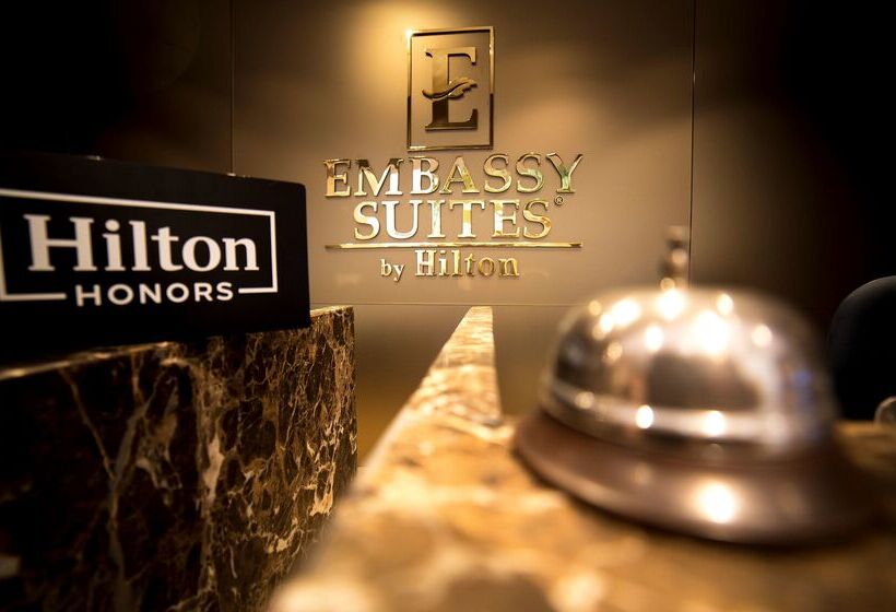 Отель Embassy Suites By Hilton Bogotá Rosales