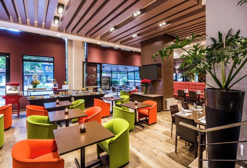 Отель Embassy Suites By Hilton Bogotá Rosales