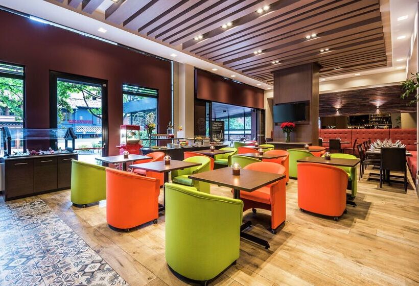 Отель Embassy Suites By Hilton Bogotá Rosales