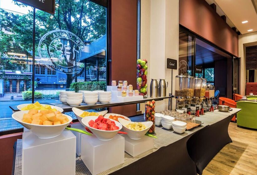 Отель Embassy Suites By Hilton Bogotá Rosales