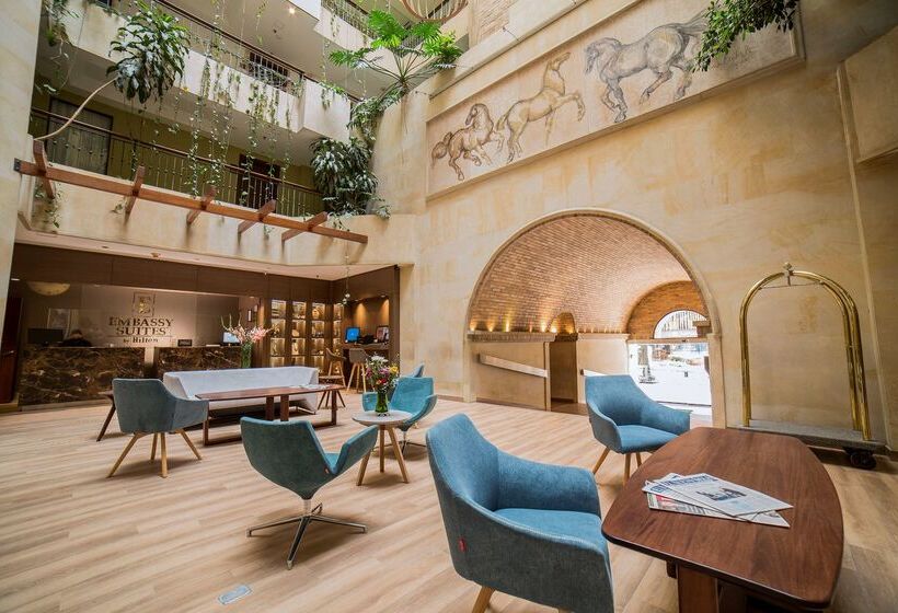 Отель Embassy Suites By Hilton Bogotá Rosales