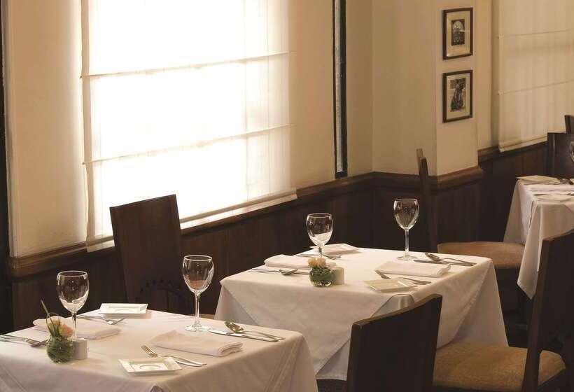 Отель Embassy Suites By Hilton Bogotá Rosales