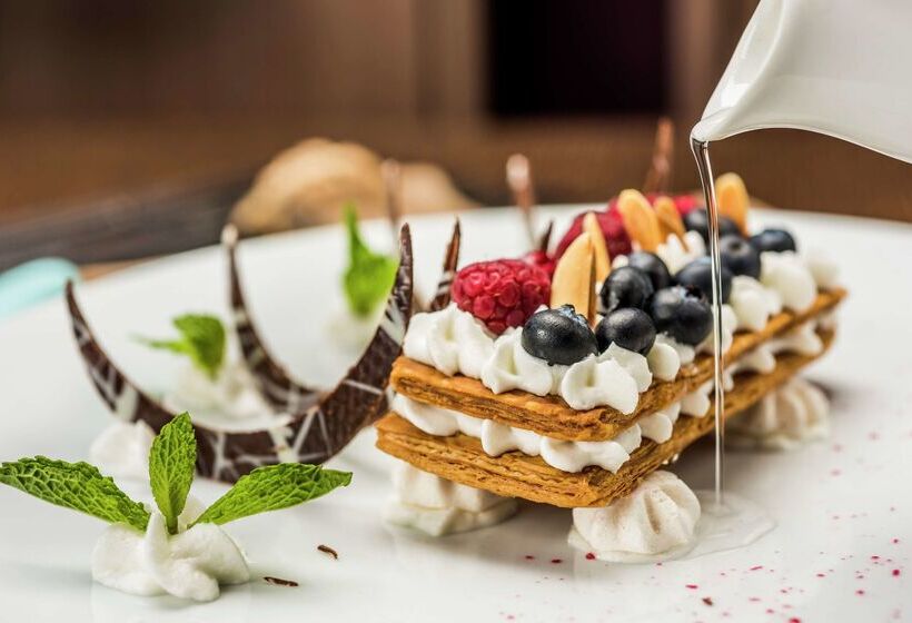 Отель Embassy Suites By Hilton Bogotá Rosales