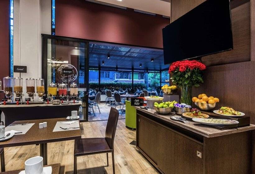 Отель Embassy Suites By Hilton Bogotá Rosales