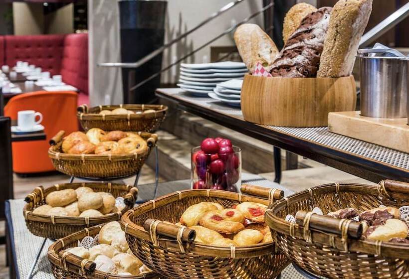 هتل Embassy Suites By Hilton Bogotá Rosales