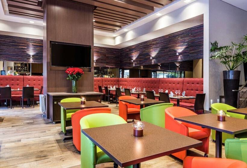 Отель Embassy Suites By Hilton Bogotá Rosales